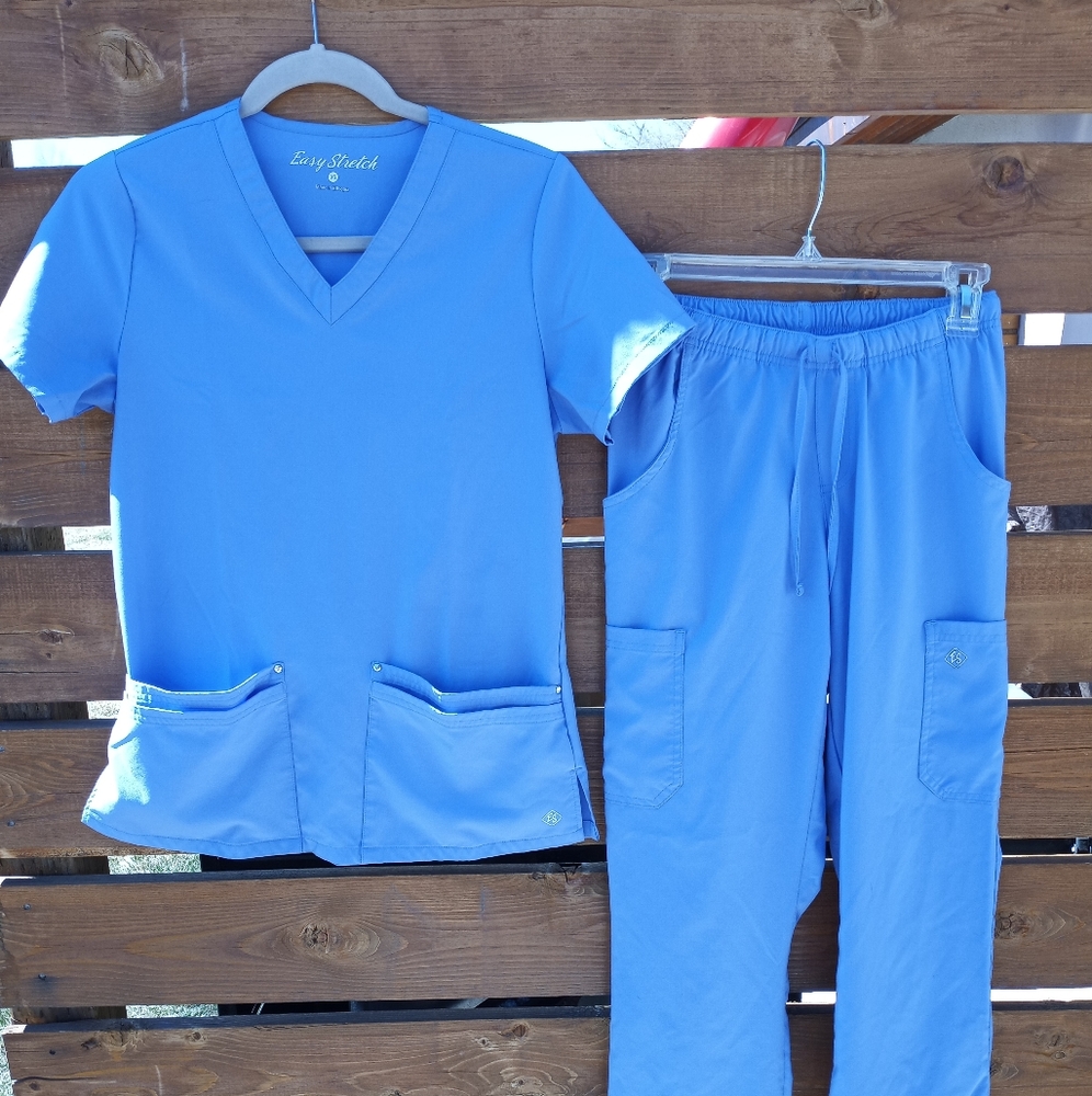 Easy stretch XS scrub top and pants Ceil blue